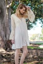  Cream Lace V-neck
