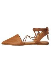  Pointed Toe Flat