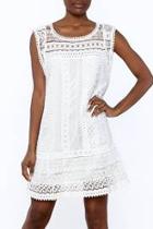  White Sleeveless Crochet Dress