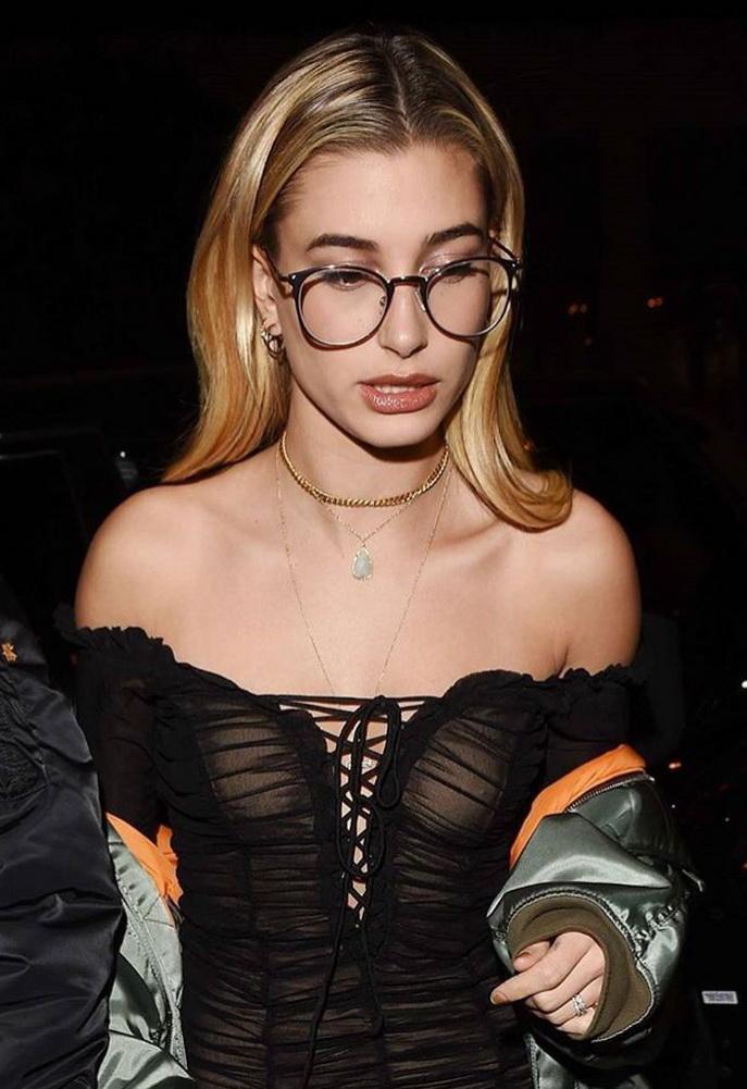 Electric Picks Gwen Choker As Seen On Hailey Baldwin