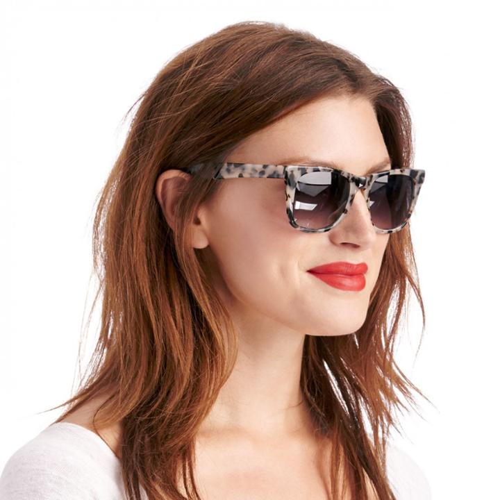 Sole Society Sole Society Stevie Acetate Wayfarer With Case - Milky Tortoise-one Size