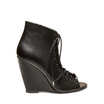 Staanton Black Leather
