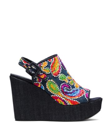 Stuart Weitzman Comma