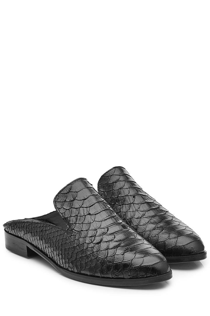 Robert Clergerie Robert Clergerie Embossed Leather Slip-ons