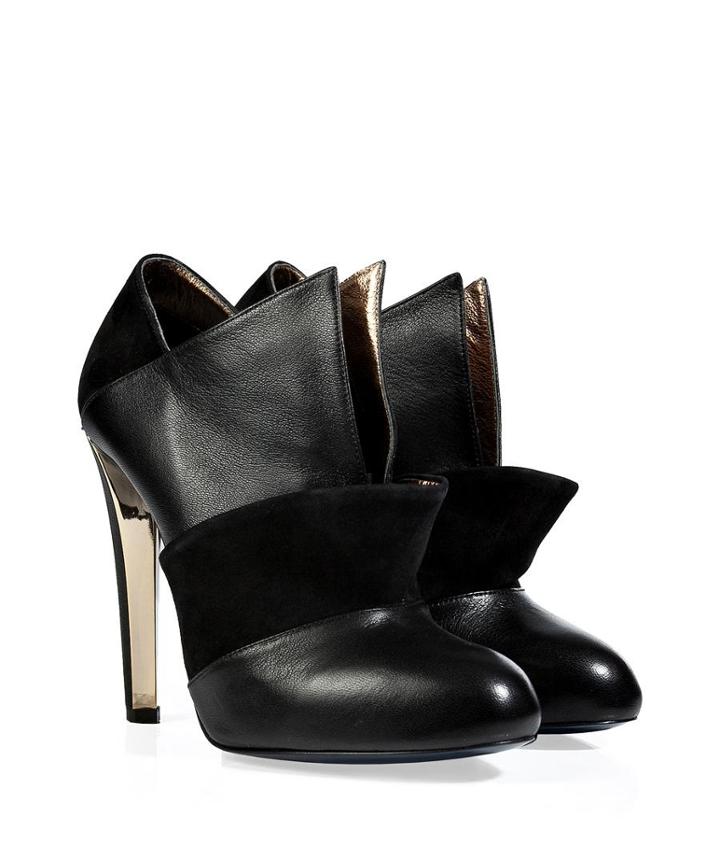 Vionnet Leather Ankle Boots In Black