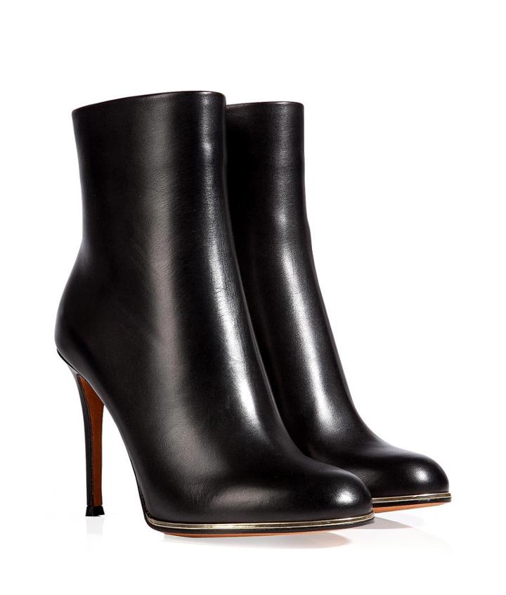 Givenchy Leather Ankle Boots In Black