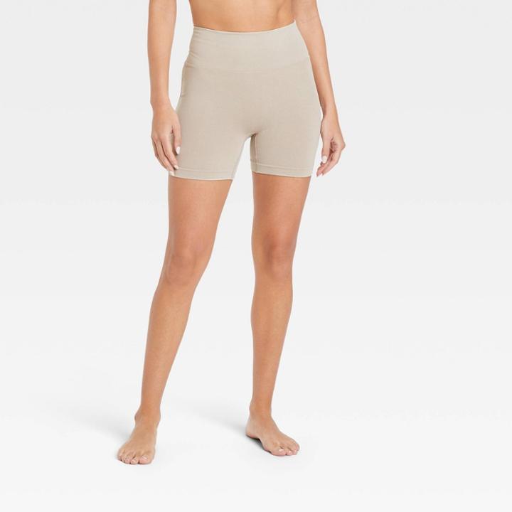 Women's High-rise Seamless Shorts 4 - Joylab Taupe