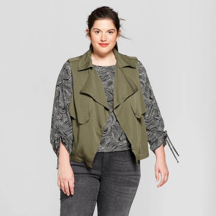 Women's Plus Size Cropped Cargo Vest - Ava & Viv Olive