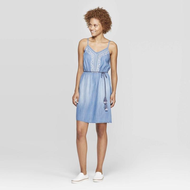 Women's Sleeveless V-neck Embroidered Belted Shift Dress - Knox Rose Chambray
