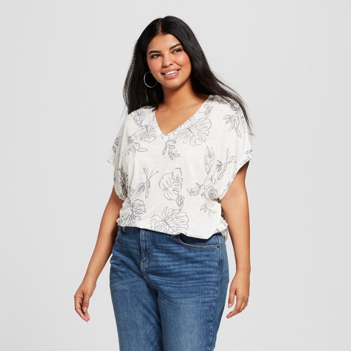 Women's Plus Size Printed V-neck Short Sleeve T-shirt - Ava & Viv Cream (ivory)
