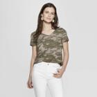 Women's Camo Print Short Sleeve V-neck Monterey Pocket T-shirt - Universal Thread Green