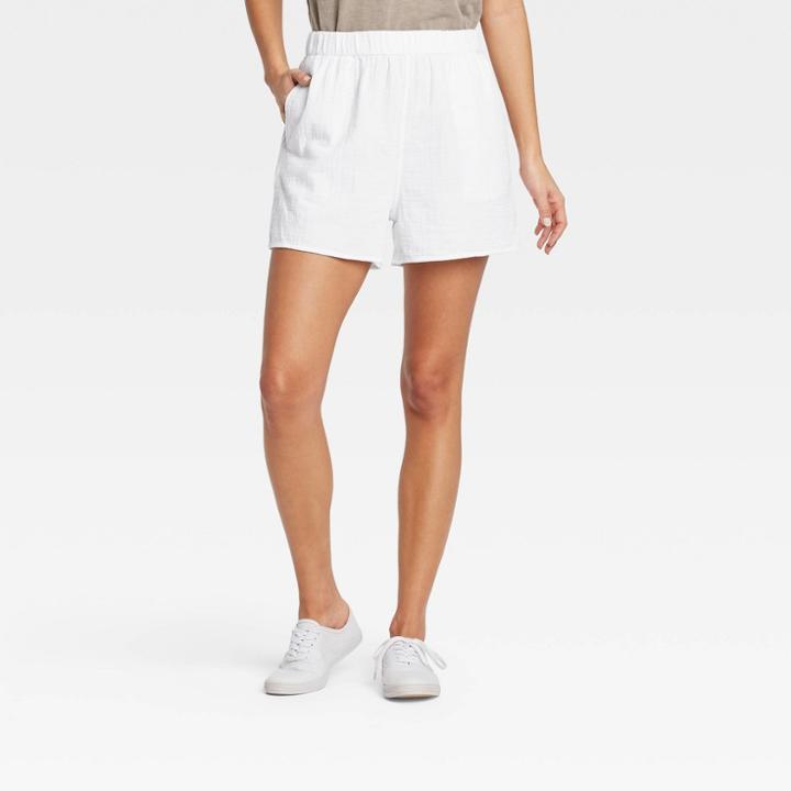 Women's High-rise Pull-on Shorts - Universal Thread White