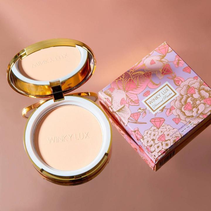 Winky Lux Diamond Infused Pressed Powder Foundation -