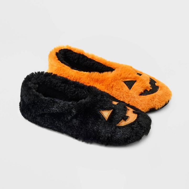 Women's Jack-o-lantern Faux Fur Pull-on Slipper Socks With Glitter Applique & Grippers - Hyde & Eek! Boutique Black/orange