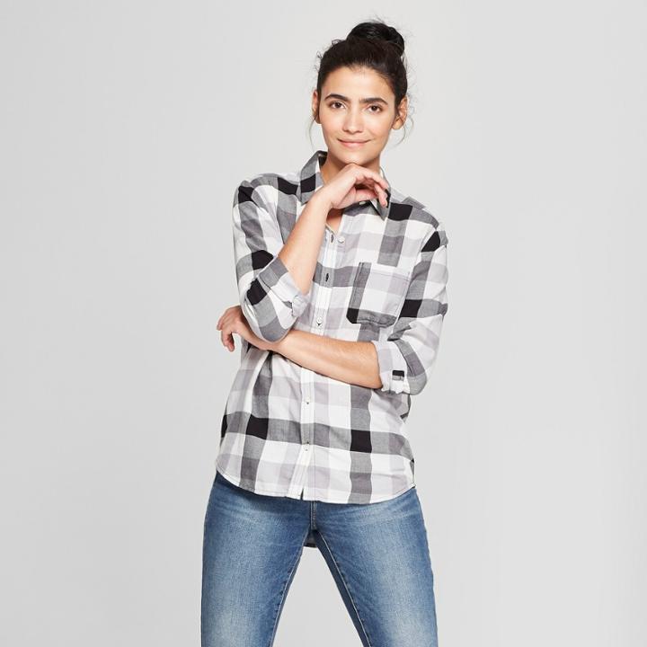 Women's Plaid Long Sleeve Shirt - Universal Thread Gray