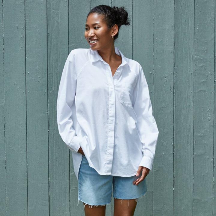 Women's Long Sleeve Button-down Boyfriend Shirt - Universal Thread True White