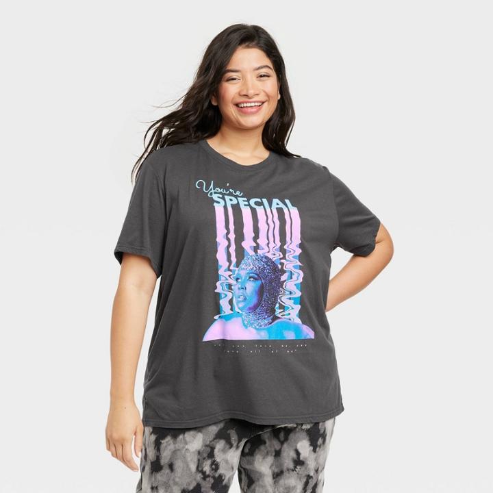 Warner Music Group Women's Plus Size Lizzo Wavy Portrait Short Sleeve Graphic T-shirt - Black