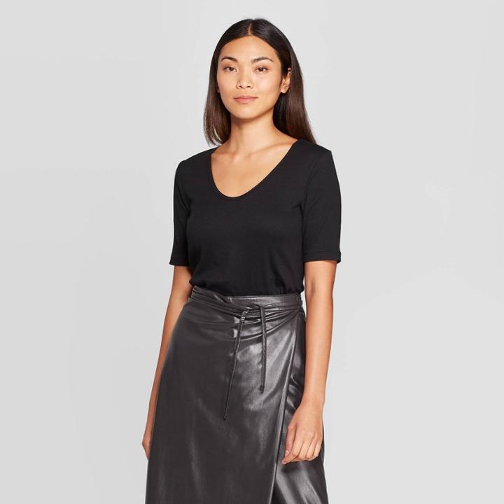 Petitewomen's Short Sleeve Scoop Neck Essential Fitted Knit T-shirt - Prologue Black