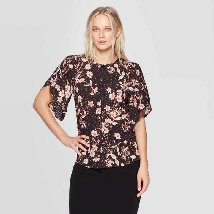 Petitewomen's Floral Print Petal Short Sleeve Crewneck Blouse - Who What Wear Black