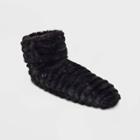 No Brand Women's Ribbed Faux Fur Booties With Grippers - Black