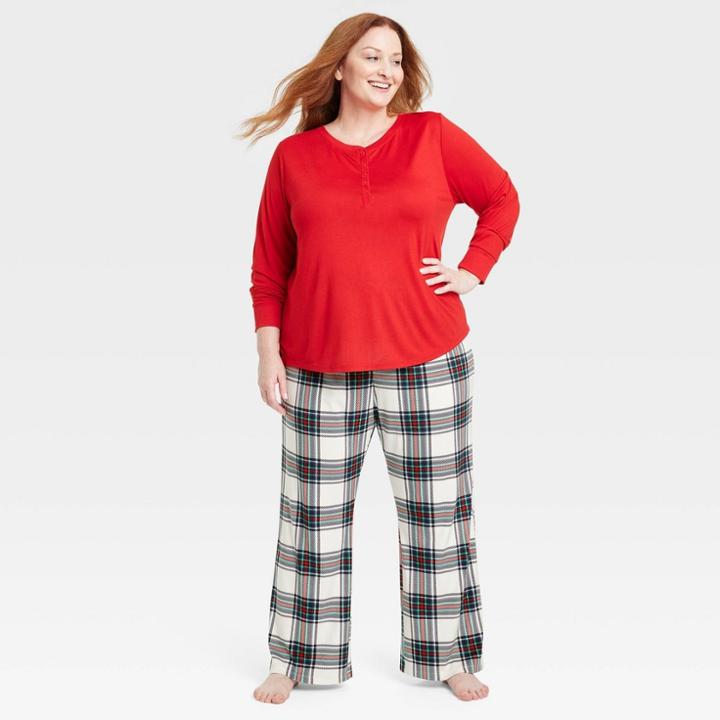 Women's Plus Size Henley Top And Pants Pajama Set - Stars Above Off-white