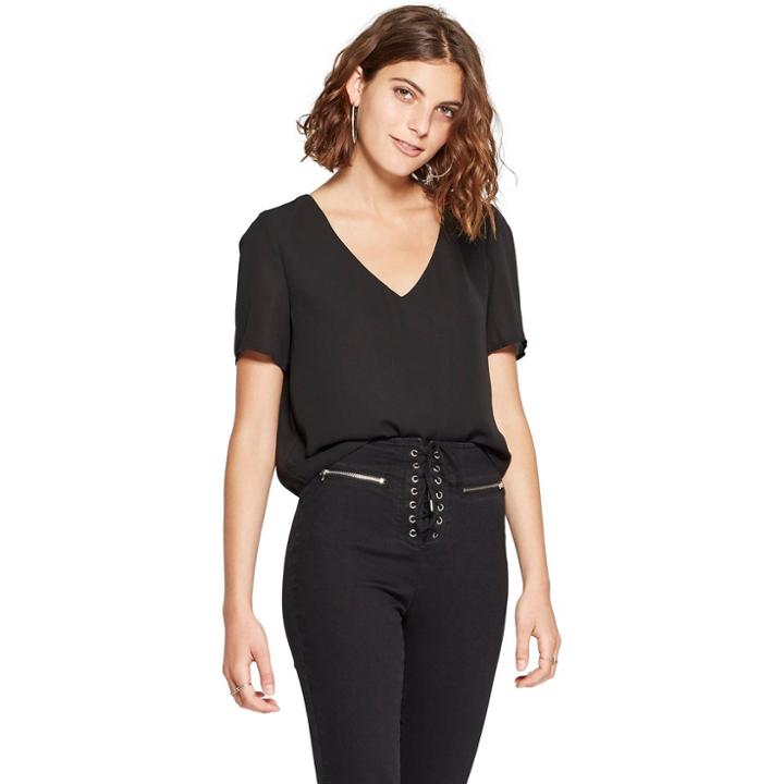 Women's Short Sleeve V-neck Blouse - 3hearts (juniors') Black