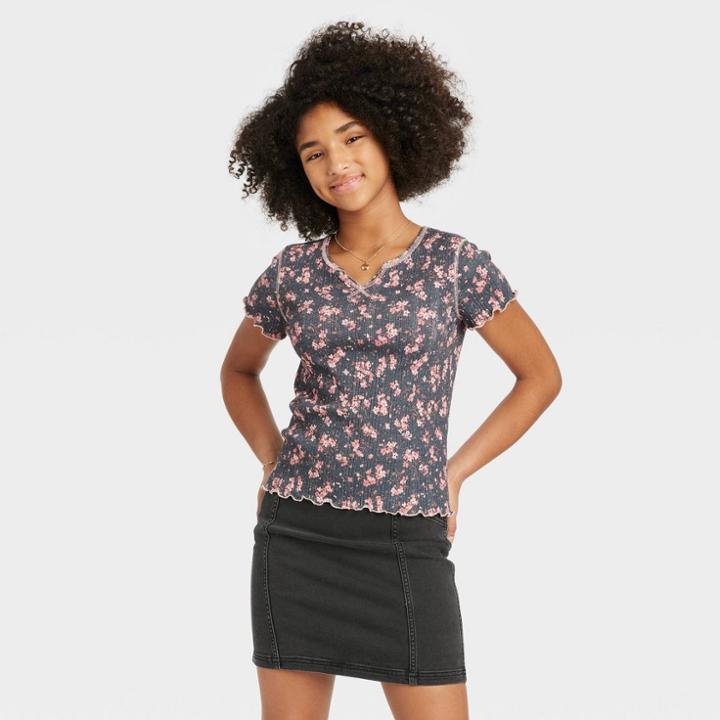 Girls' Notch-front T-shirt - Art Class Black Floral