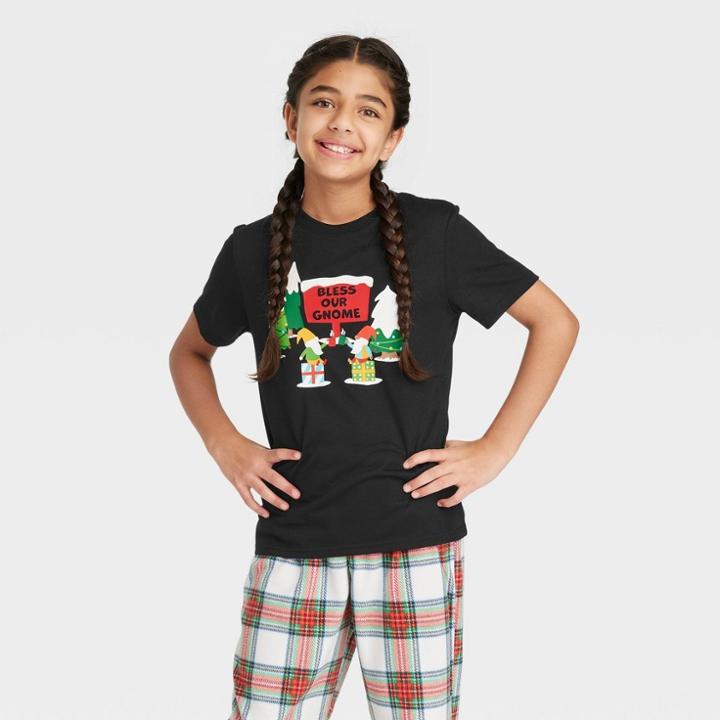 Kids' Holiday Gnomes Matching Family Pajama T-shirt - Wondershop Black