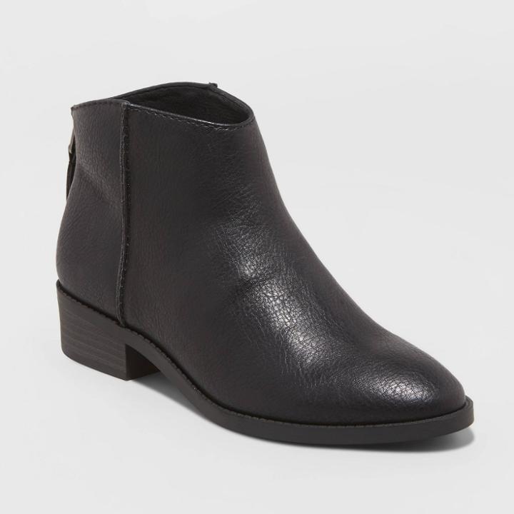 Petitewomen's Emma Faux Leather Short Bootie - Universal Thread Black