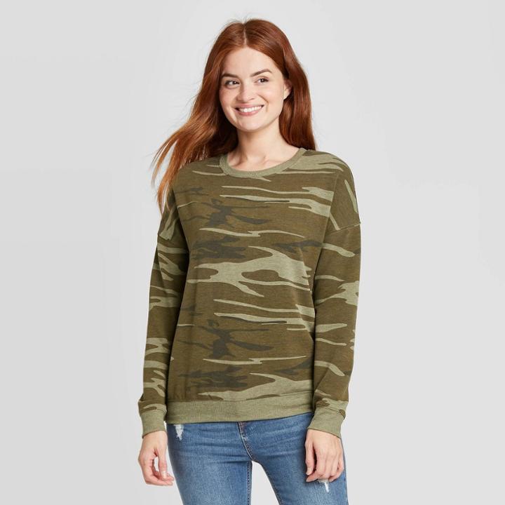 Zoe+liv Women's Camo Print Graphic Sweatshirt - Green