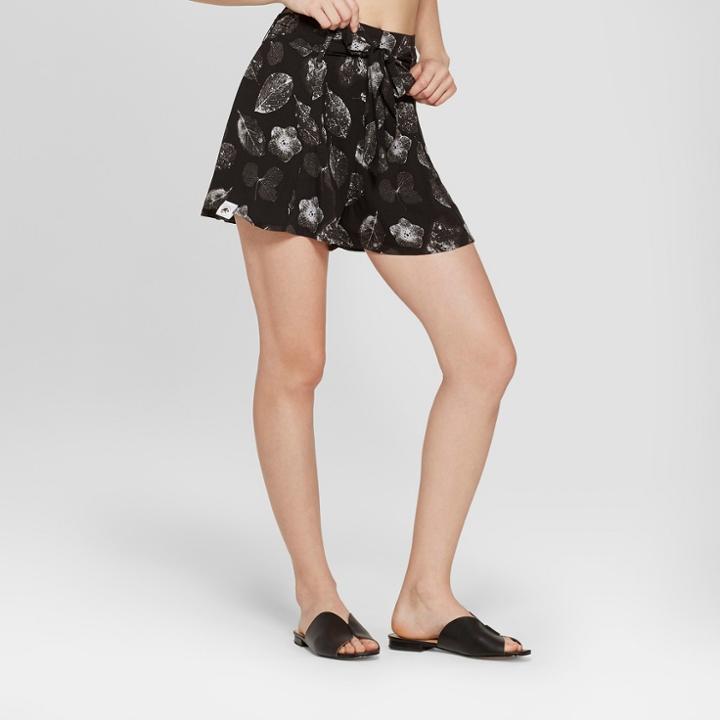 Women's Jurassic Park Fossil Print Tie Waist Shorts (juniors') Black