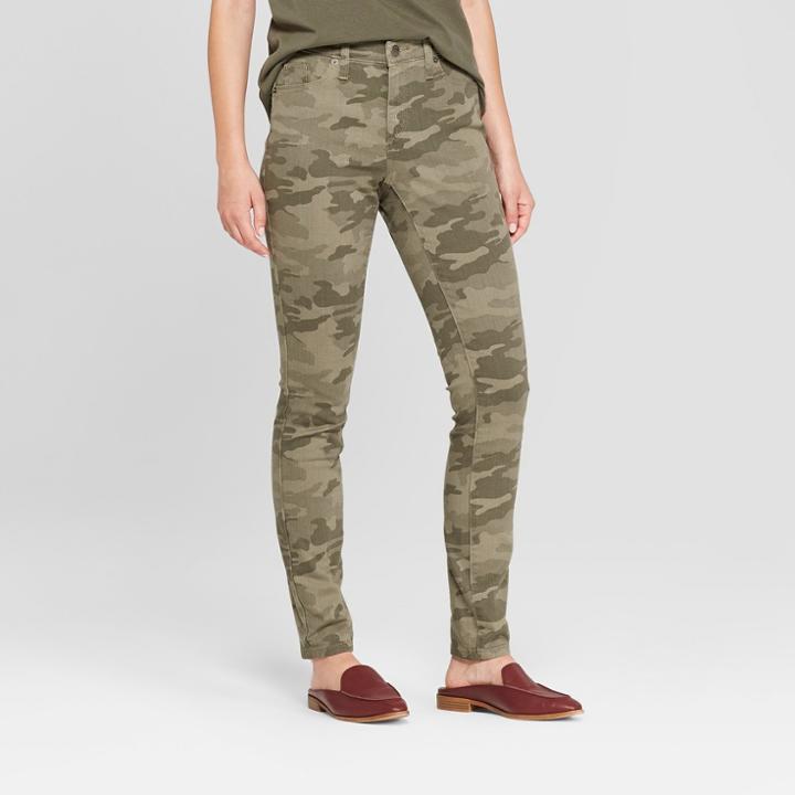 Women's High-rise Camo Print Skinny Jeans - Universal Thread Green