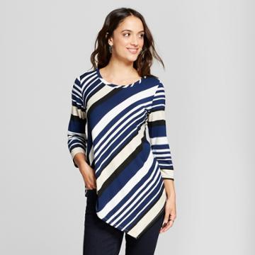 Women's 3/4 Sleeve Asymmetrical Hem T-shirt - Notations Blue