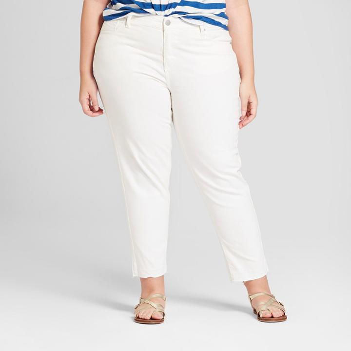 Women's Plus Size Released Hem Boyfriend Crop Jeans - Universal Thread White