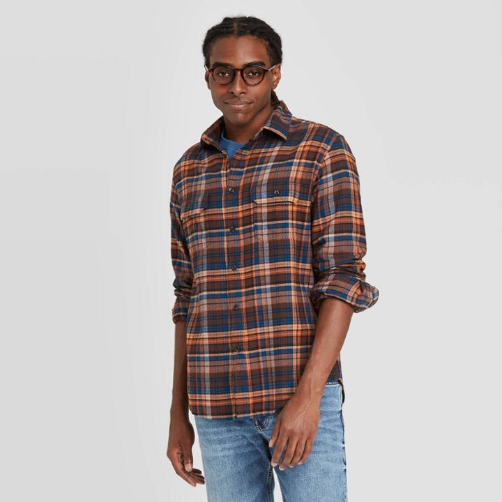 Mens Standard Fit Long Sleeve 2-pocket Flannel Button-down Shirt - Goodfellow & Co Morel Brown