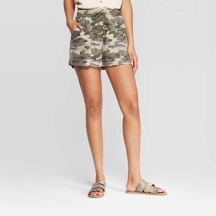 Women's Camo Print Mid-rise Inseam Utility Shorts - Universal Thread Olive