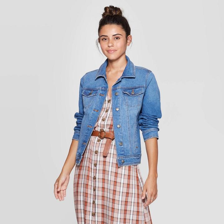 Women's Essential Freeborn Denim Jacket - Universal Thread Medium Wash