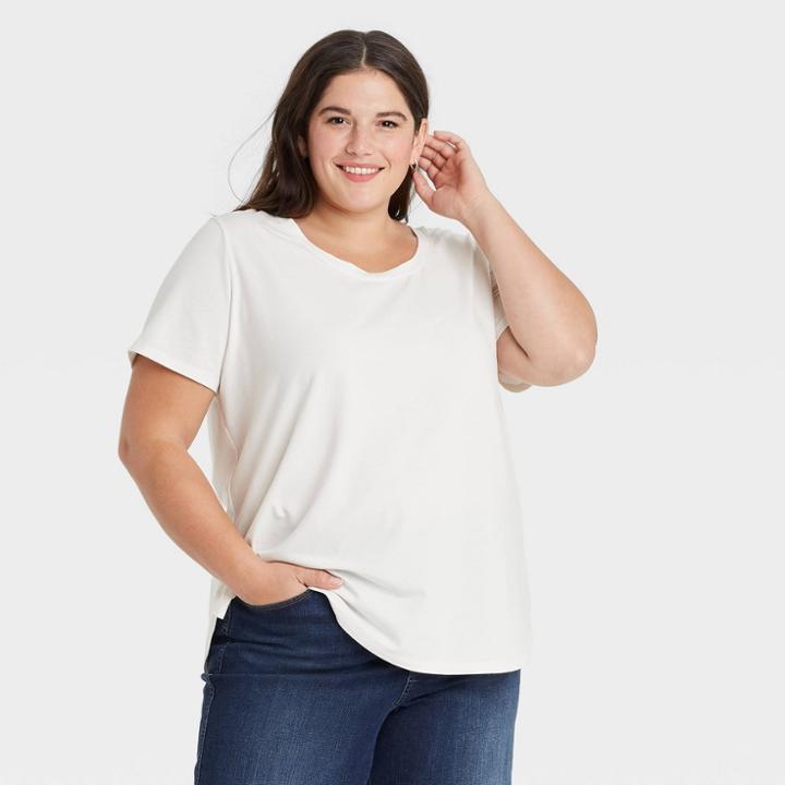 Women's Plus Size Essential Relaxed Scoop Neck T-shirt - Ava & Viv White