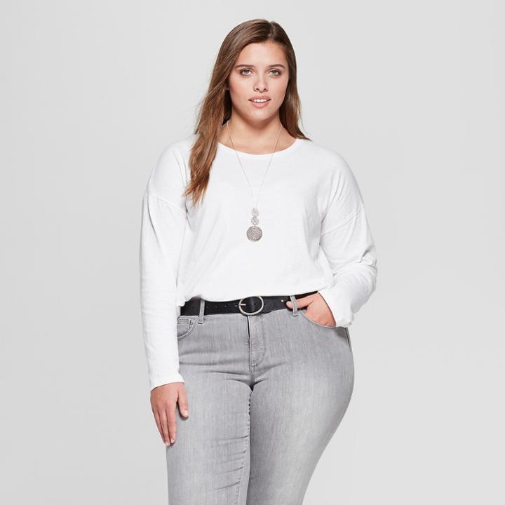 Women's Plus Size Long Sleeve T-shirt - Universal Thread White