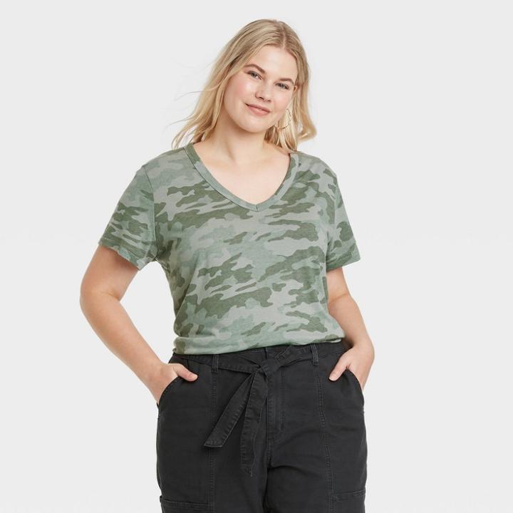 Women's Plus Size Camo Print Short Sleeve V-neck T-shirt - Universal Thread Green/gray