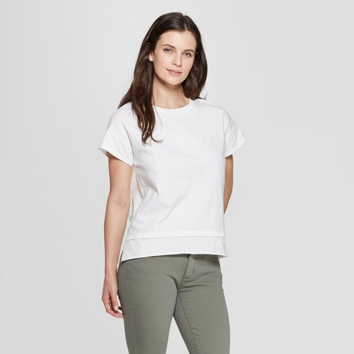 Women's Short Sleeve Crew Neck Hem Relaxed T-shirt - Universal Thread White