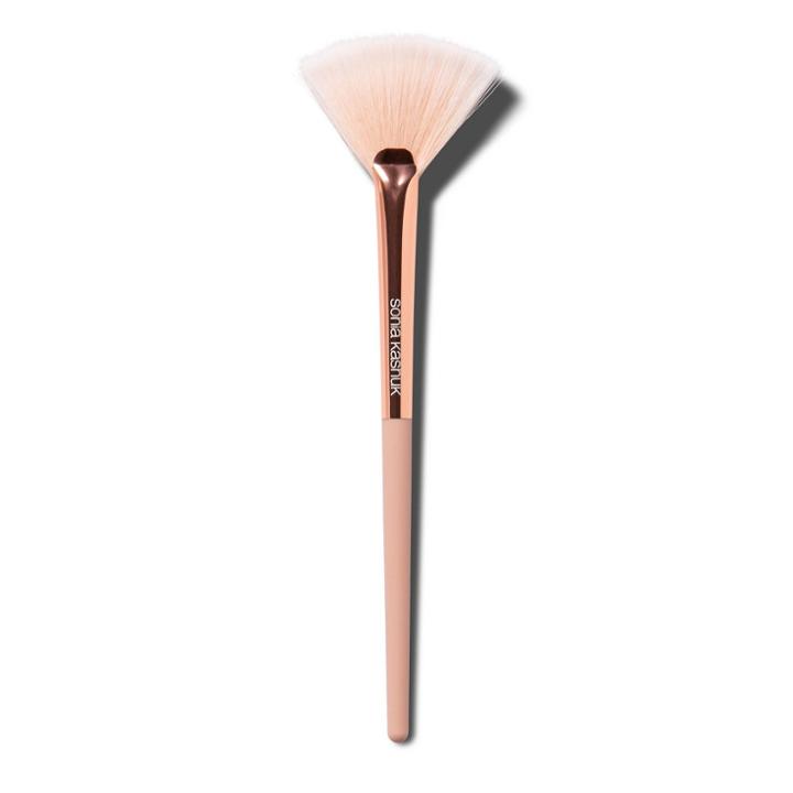 Sonia Kashuk Radiant Fan Brush No.