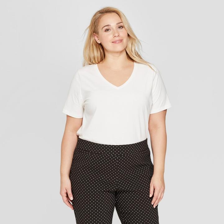 Women's Plus Size Short Sleeve V-neck Essential T-shirt - Ava & Viv White
