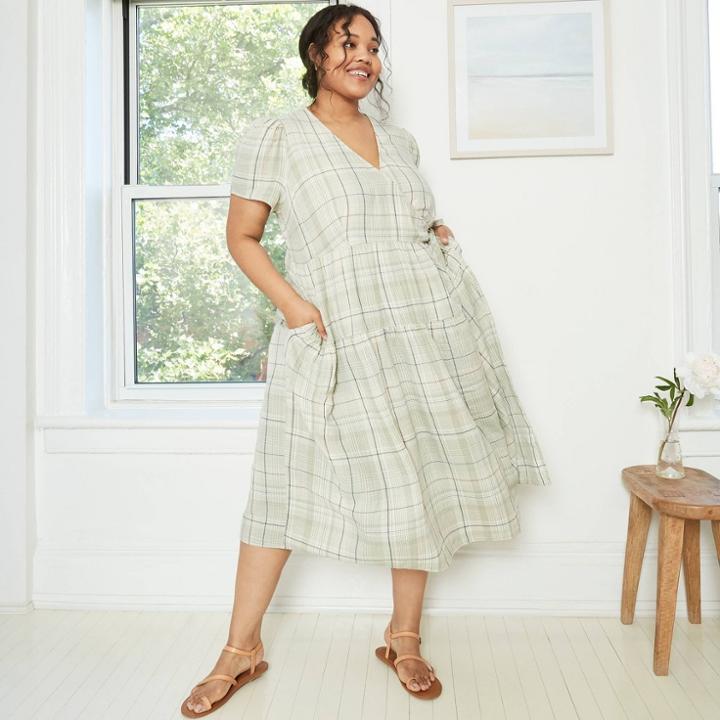 Women's Plus Size Short Sleeve Wrap Dress - Universal Thread