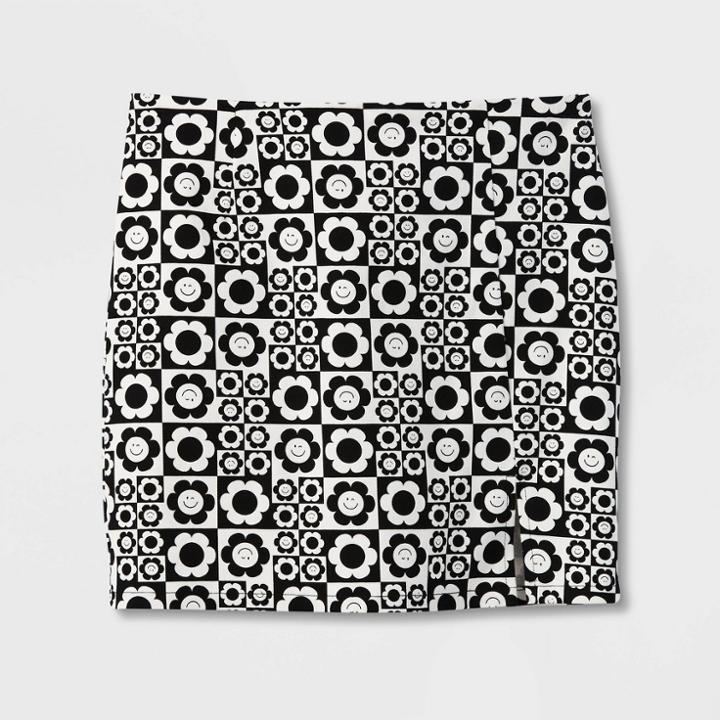 Girls' Notch-front Skirt - Art Class Black/white Floral