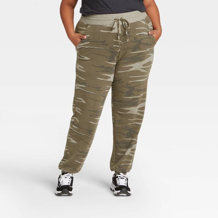Zoe+liv Women's Plus Size Camo Print Jogger Pants - Green