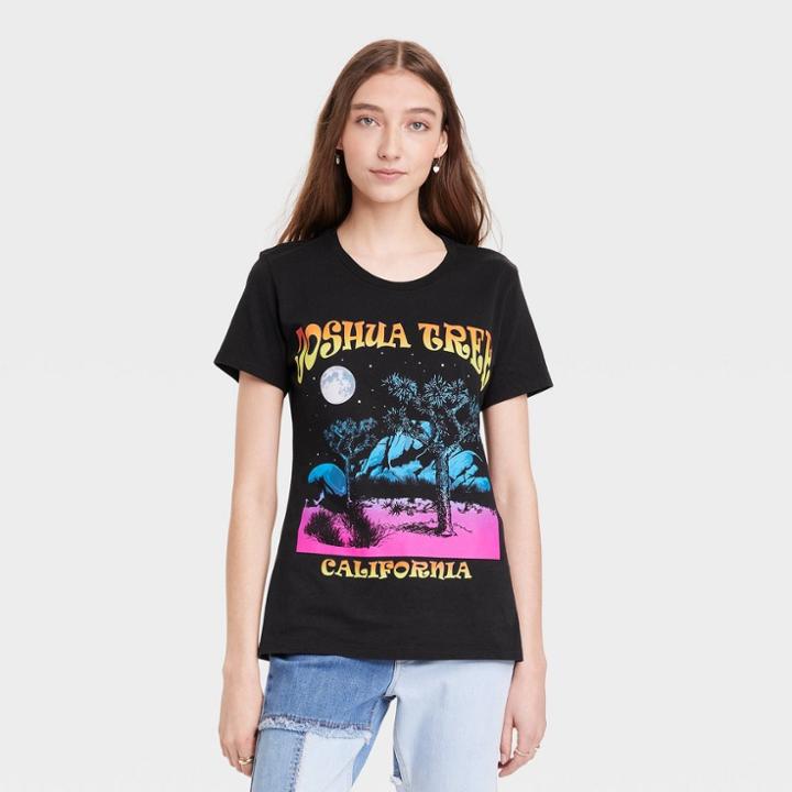 Philcos Women's Joshua Tree Boyfriend Short Sleeve Graphic T-shirt - Black