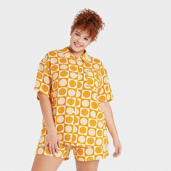 Doe. Women's Plus Size Smileyworld Souvenir Short Sleeve Button-down Graphic T-shirt - Yellow