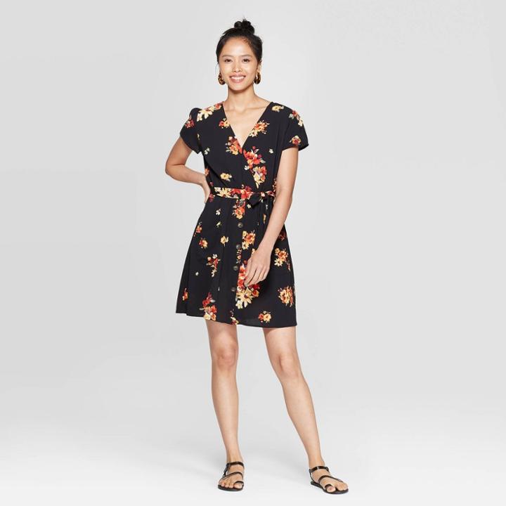 Petitewomen's Floral Print Short Sleeve V-neck Button-down Wrap Mini Dress - Xhilaration Black L, Women's,