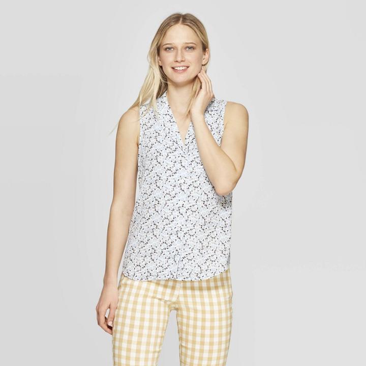 Women's Floral Print Sleeveless V-neck Button-up Front Pocket Top - Who What Wear Blue